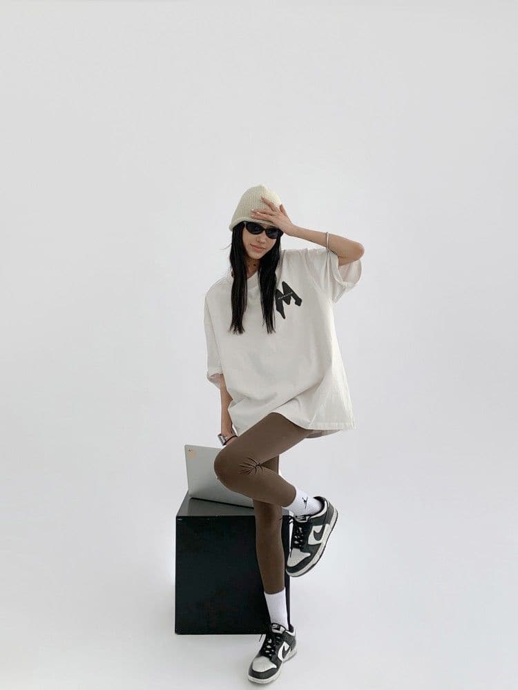 M Letter Print T-shirt - Sharbhy
